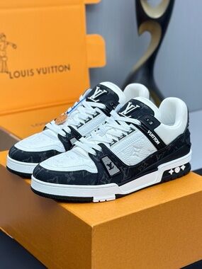Louis Vuitton Men’s Black & White Low-Top Sneakers